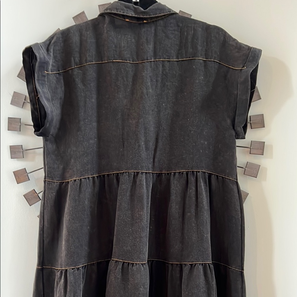 Umgee NWT Black w gold stitching, Tiered button up Dress, lightweight - Picture 6 of 7